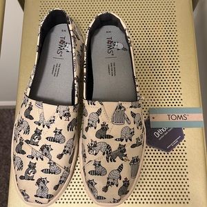 Toms slip ins
